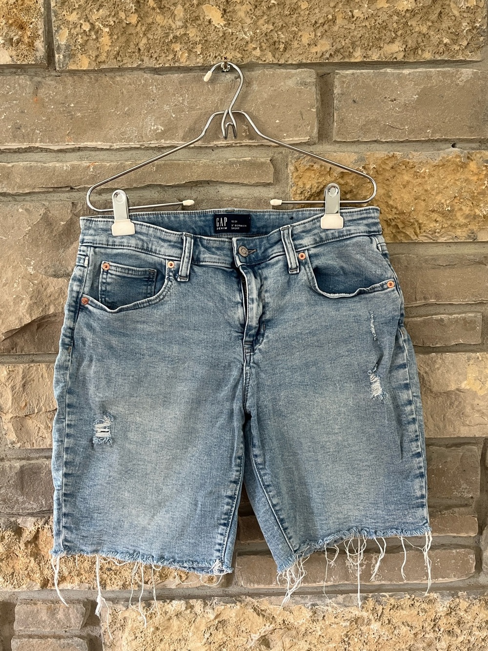 GAP Denim 9” Bermuda Short Distressed Jean  Shorts Size 12/31